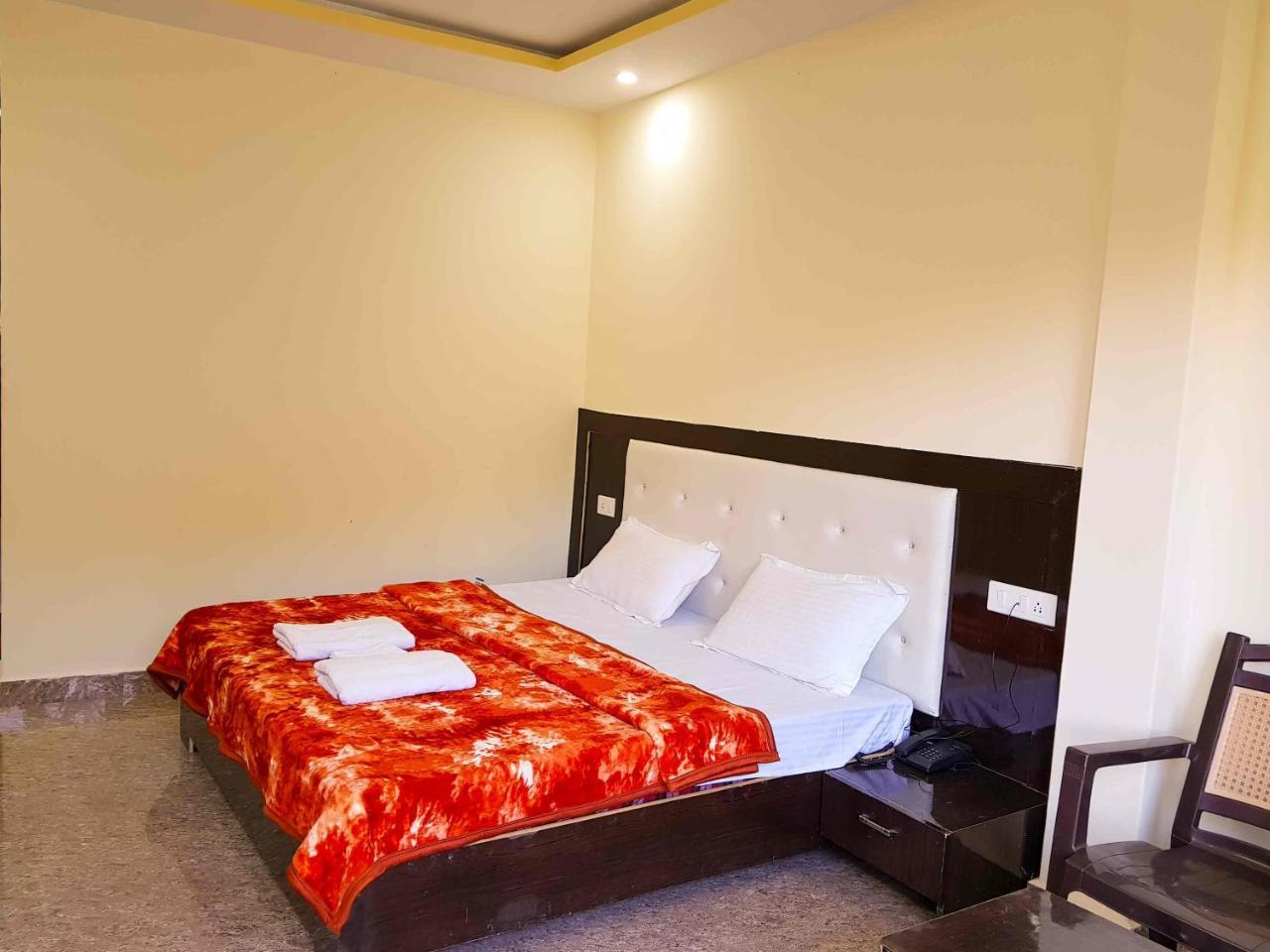 דלהאוזי Hotel Homely Abode מראה חיצוני תמונה