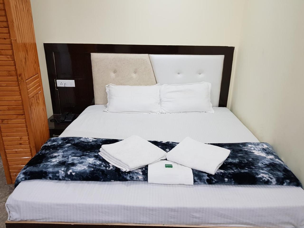 דלהאוזי Hotel Homely Abode מראה חיצוני תמונה